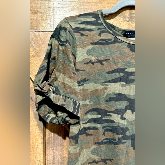 EUC Sanctuary Camo Pattern Puff Sleeve Top Sz L - Picture 11 of 16